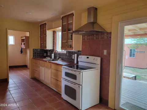 110 Mountain View Ave, Bisbee, AZ 85603 photo 17