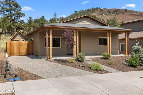 4971 E Retreat Cir, Flagstaff, AZ 86004