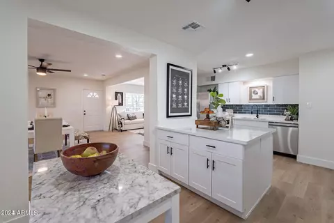 2302 E Palm Ln, Phoenix, AZ 85006 photo 13