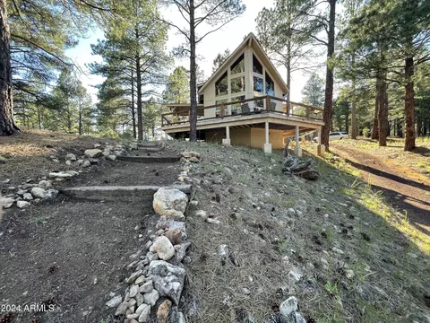 3112 Pioneer Trl, Flagstaff, AZ 86005