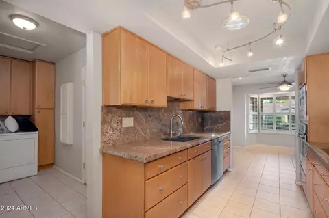 108 E Helena Dr, Phoenix, AZ 85022 photo 8