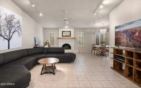 108 E Helena Dr, Phoenix, AZ 85022 photo 4