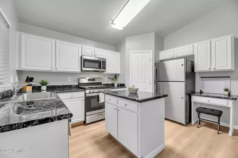 20007 N 20th Way, Phoenix, AZ 85024 photo 9