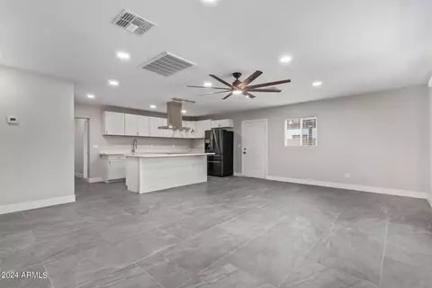 1941 E Mitchell Dr, Phoenix, AZ 85016 photo 4