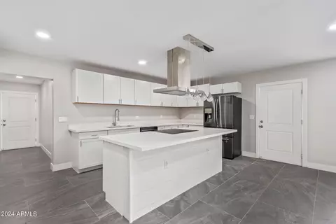 1941 E Mitchell Dr, Phoenix, AZ 85016 photo 6