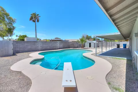 4001 W Meadow Dr, Glendale, AZ 85308