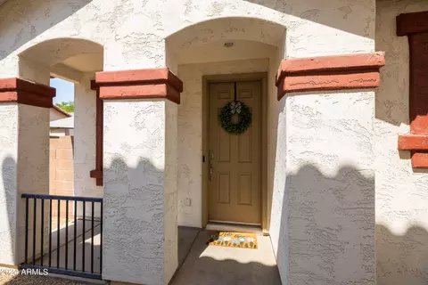 864 S Colonial Dr, Gilbert, AZ 85296 photo 5