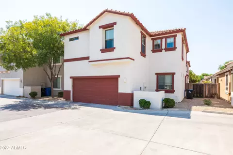 864 S Colonial Dr, Gilbert, AZ 85296