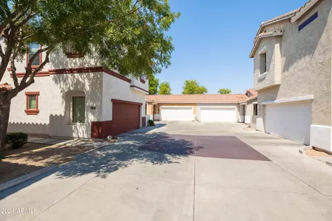 864 S Colonial Dr, Gilbert, AZ 85296 photo 3