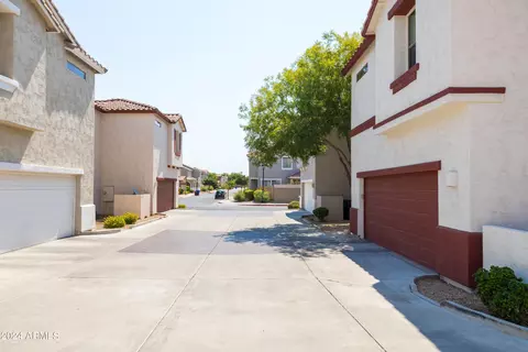 864 S Colonial Dr, Gilbert, AZ 85296 photo 4
