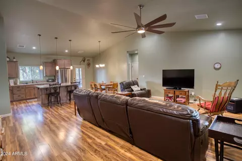 4380 W Eagle St, Show Low, AZ 85901 photo 4