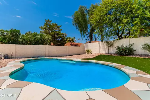 4626 E Villa Maria Dr, Phoenix, AZ 85032 photo 2