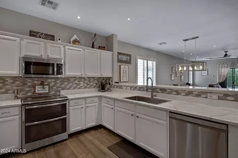 1311 E Strawberry Dr, Gilbert, AZ 85298 photo 9