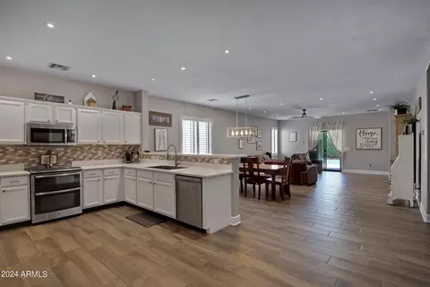 1311 E Strawberry Dr, Gilbert, AZ 85298 photo 5