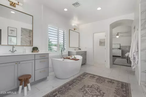 Bath - 3088 E Morrison Ranch Pkwy, Gilbert, AZ 85296 photo 4 of 10