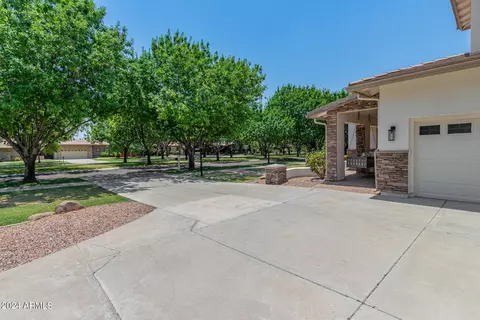 Exterior - 3088 E Morrison Ranch Pkwy, Gilbert, AZ 85296 photo 5 of 27