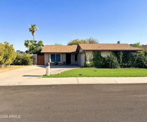 5519 W Golden Ln, Glendale, AZ 85302