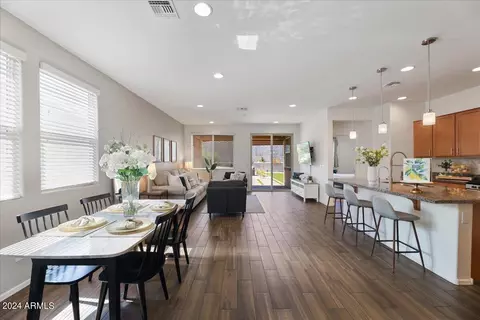 2313 E Beautiful Ln, Phoenix, AZ 85042 photo 4