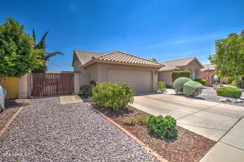4207 E Wescott Dr, Phoenix, AZ 85050 photo 3