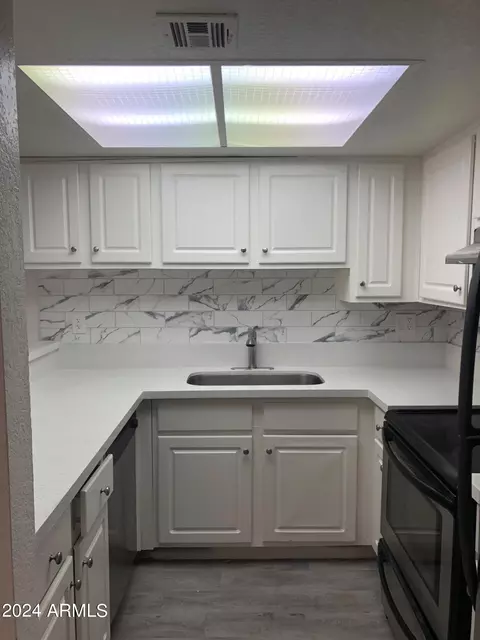 3810 N Maryvale Pkwy #2043, Phoenix, AZ 85031