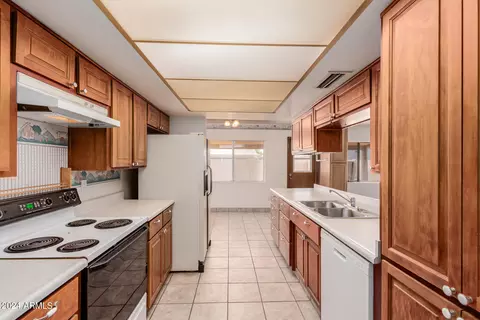 2003 E Magdalena Dr, Tempe, AZ 85283 photo 9