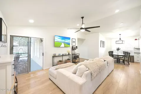 948 N Cole Dr, Gilbert, AZ 85234