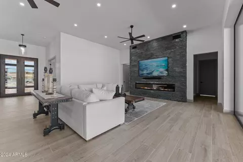 39220 N 30th Dr, Phoenix, AZ 85086 photo 9