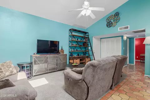 916 E Diamond Dr, Tempe, AZ 85283 photo 6