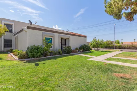 916 E Diamond Dr, Tempe, AZ 85283 photo 2