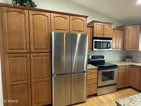 10262 N 65th Ave, Glendale, AZ 85302