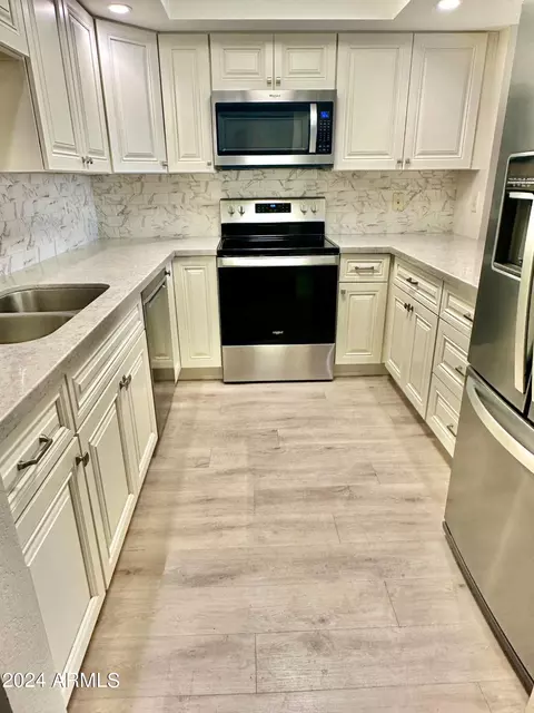 214 E Ruth Ave #213, Phoenix, AZ 85020