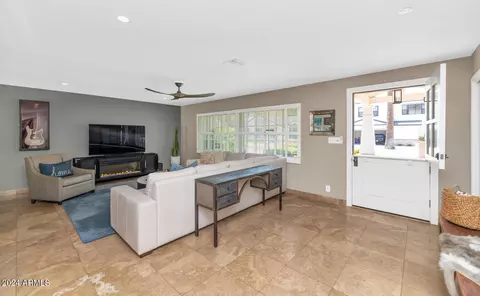 5418 E Cheery Lynn Rd, Phoenix, AZ 85018 photo 9