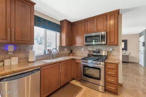 5418 E Cheery Lynn Rd, Phoenix, AZ 85018 photo 16