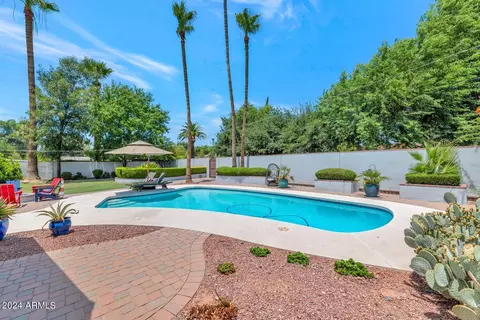 5418 E Cheery Lynn Rd, Phoenix, AZ 85018 photo 2