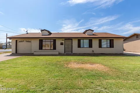 5734 N 62nd Dr, Glendale, AZ 85301