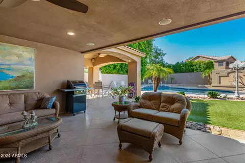3038 E Thunderhill Pl, Phoenix, AZ 85048 photo 2