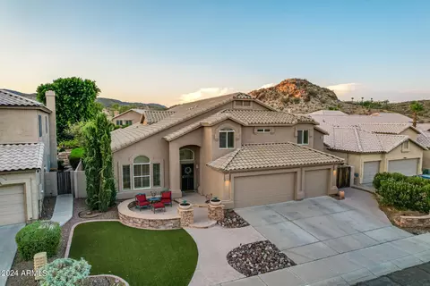 3038 E Thunderhill Pl, Phoenix, AZ 85048