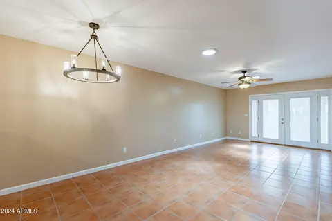 5429 S Mitchell Dr, Tempe, AZ 85283 photo 5