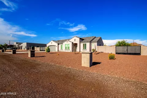 42711 N 6th Ave N, New River, AZ 85087