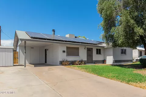 8214 W Weldon Ave, Phoenix, AZ 85033 photo 2
