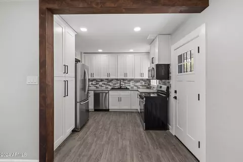 801 W Mitchell Dr, Phoenix, AZ 85013 photo 9