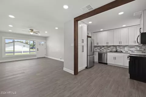 801 W Mitchell Dr, Phoenix, AZ 85013 photo 5