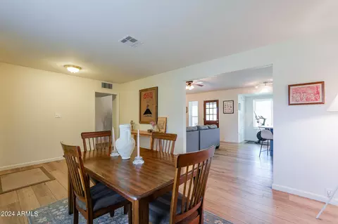 504 E Ivy St, Mesa, AZ 85203 photo 4