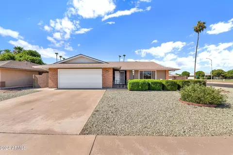 10933 W El Capitan Cir, Sun City, AZ 85351