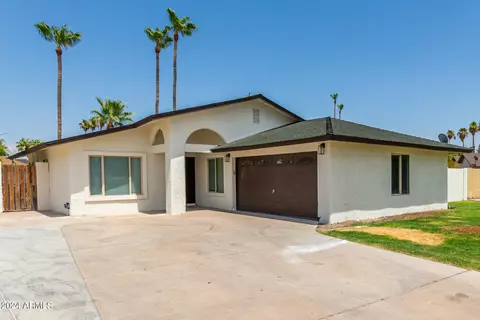 2202 W Emerald Cir, Mesa, AZ 85202