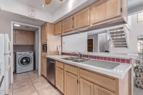 9215 S 47th Pl, Phoenix, AZ 85044 photo 10