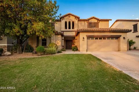 Exterior - 2615 S Butte Ln, Gilbert, AZ 85295 photo 3 of 14