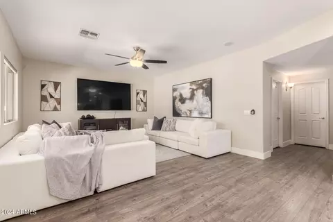 Entry Way - 2615 S Butte Ln, Gilbert, AZ 85295 photo 4 of 5