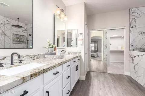 Bath - 2615 S Butte Ln, Gilbert, AZ 85295 photo 4 of 10