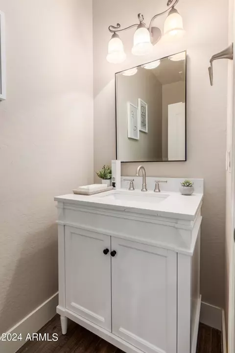 Bath - 2615 S Butte Ln, Gilbert, AZ 85295 photo 1 of 10